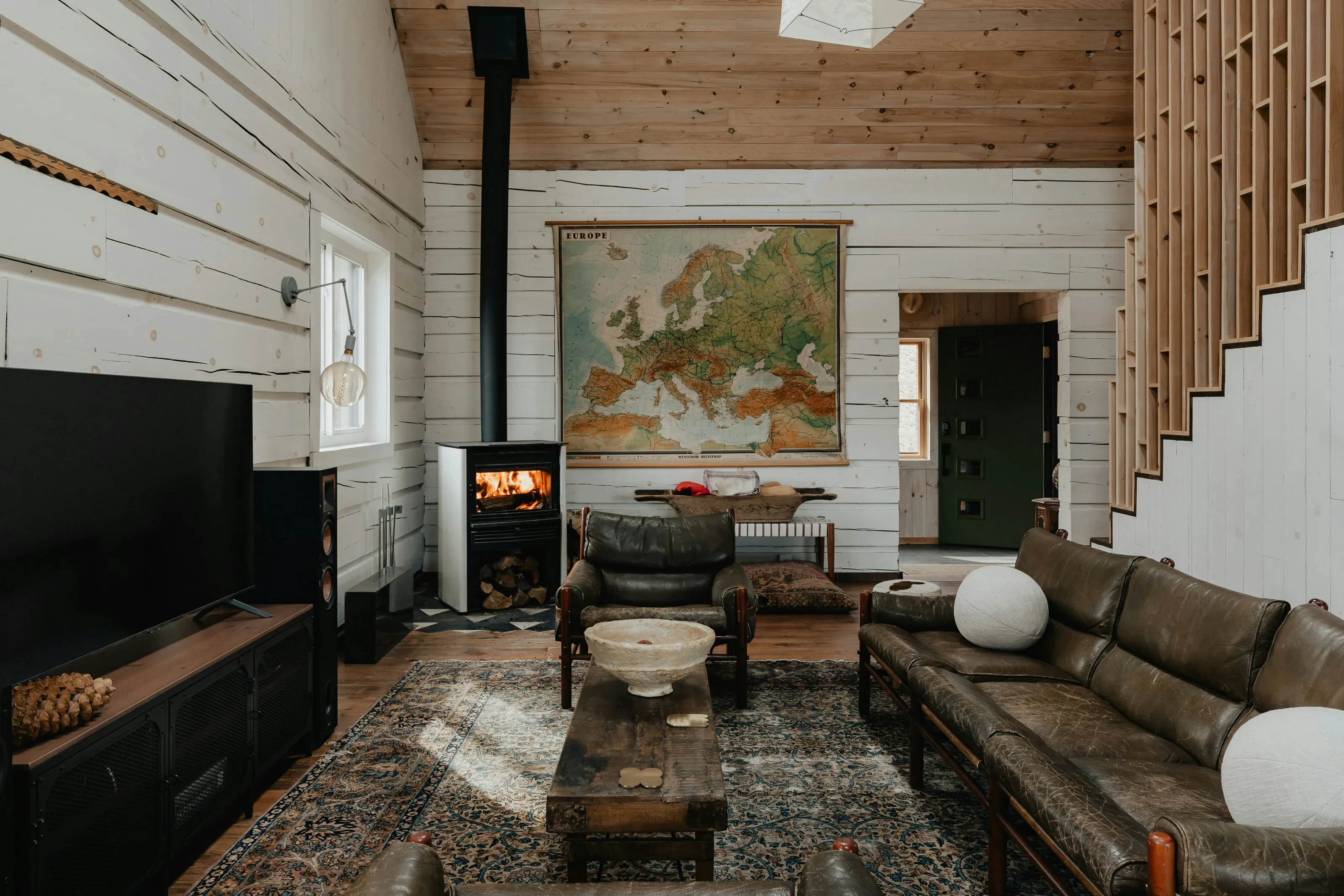 Classic/Traditional Living Room